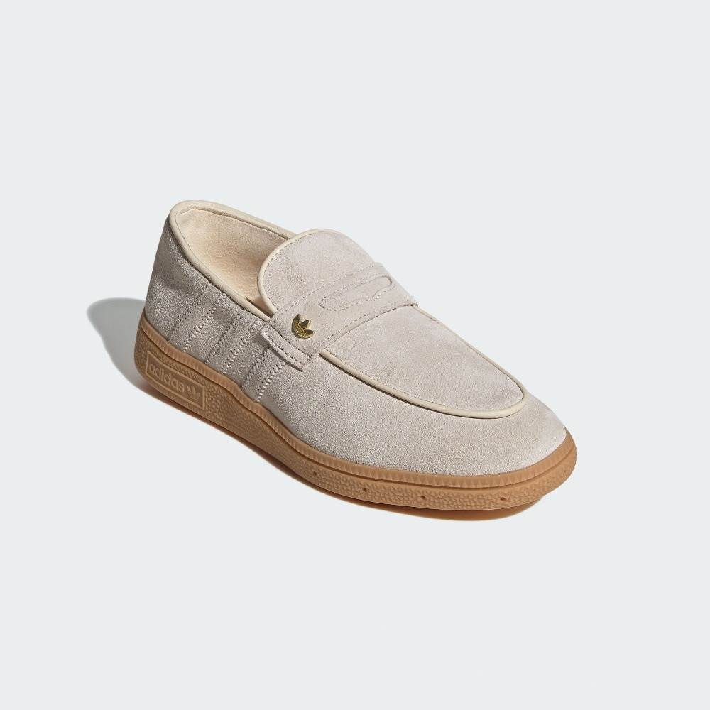 adidas HANDBALL SPEZIAL 樂福鞋，NT$3,890
圖片來源：adidas