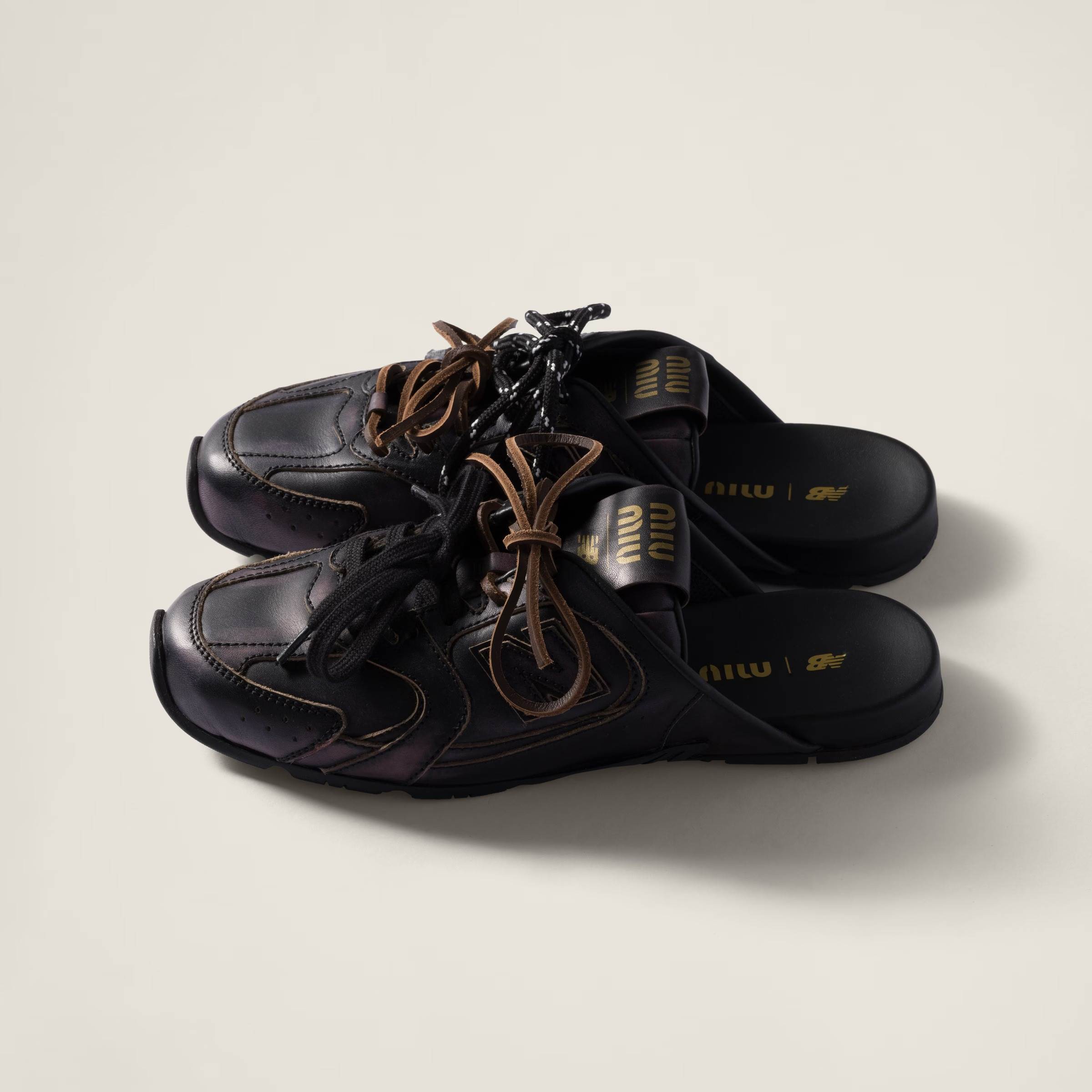 New Balance X Miu Miu 530 SL 裝飾小牛皮祼跟鞋，NT$42,000
圖片來源：Miu Miu
