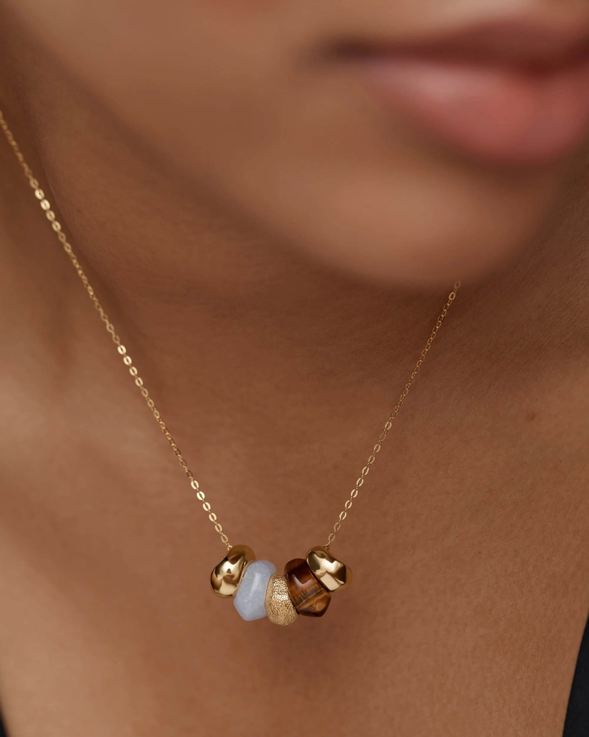Antica Multi Gemstone Chain Necklace，約NT$12,042
圖片來源：Monica Vinader