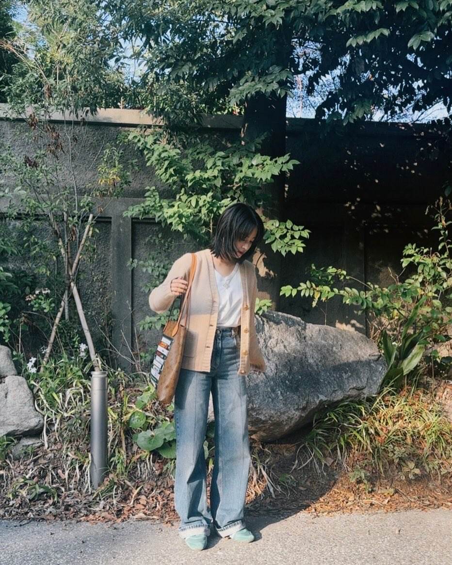 這套穿搭絕對是日常出門的滿分示範
圖片來源：IG@suzu.hirose.official