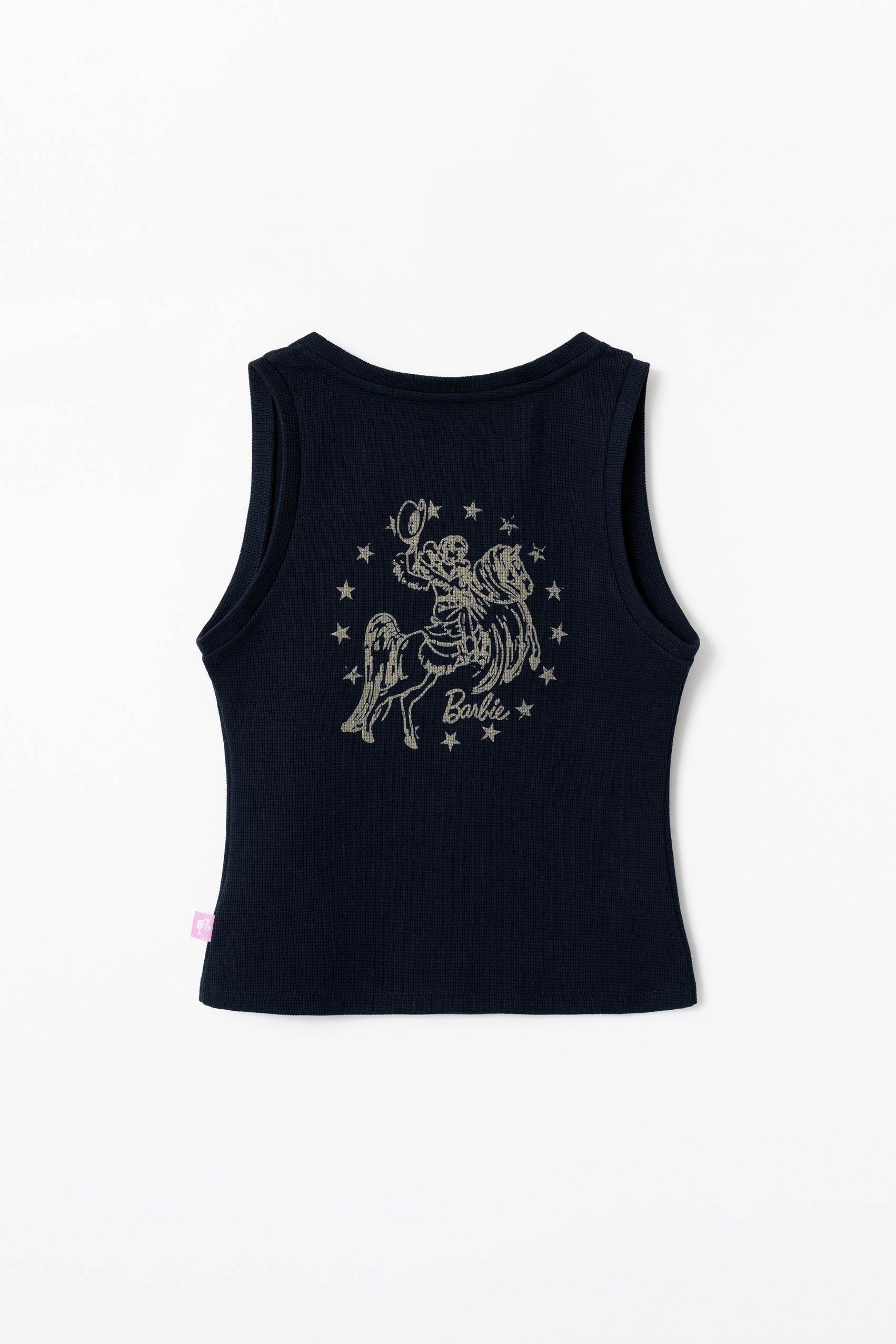 Barbie™ x SQB Giddy Up Tank，NT$880
圖片來源：SQUAREBEAR