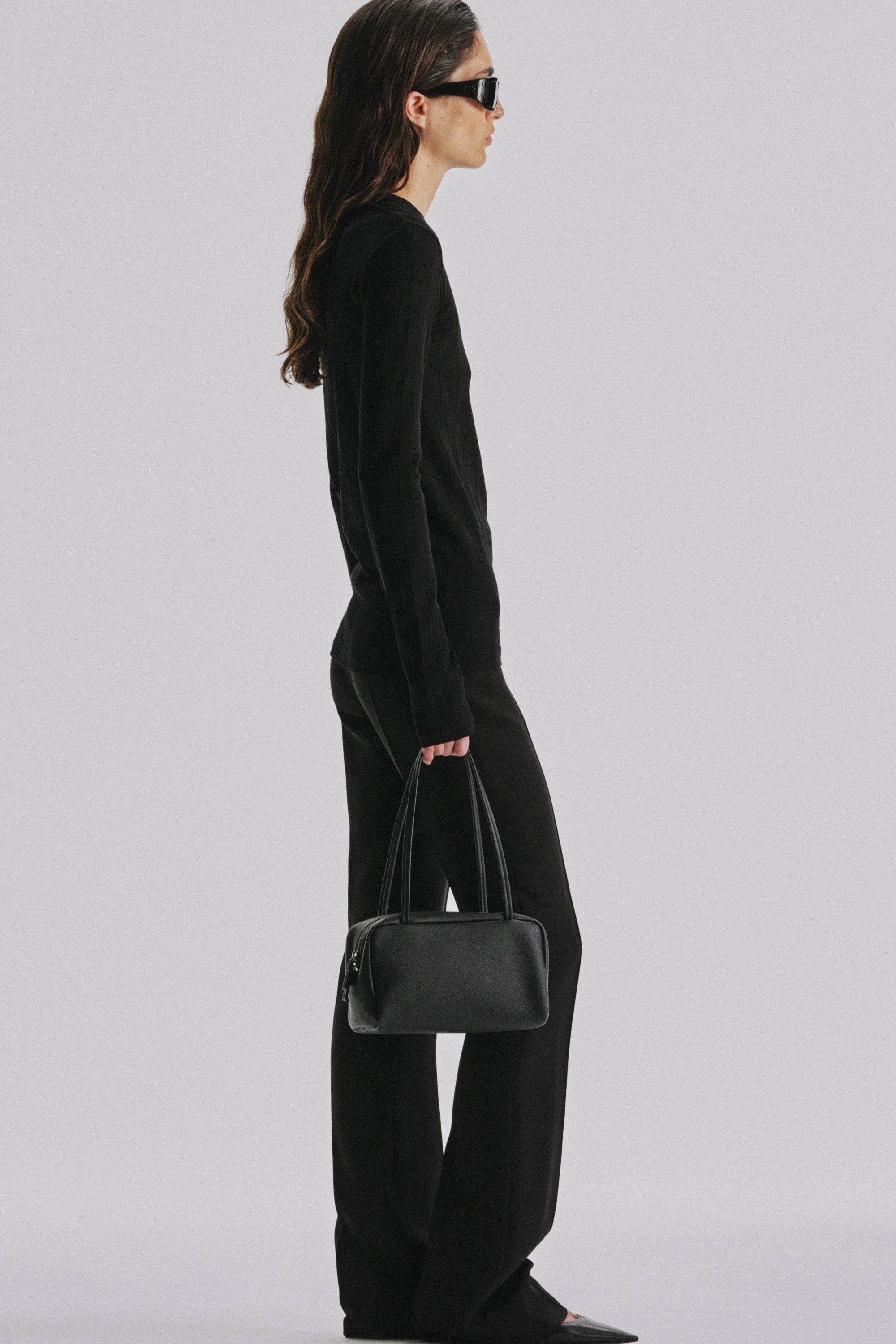 Astra Bag，約NT$54,400
圖片來源：The Row