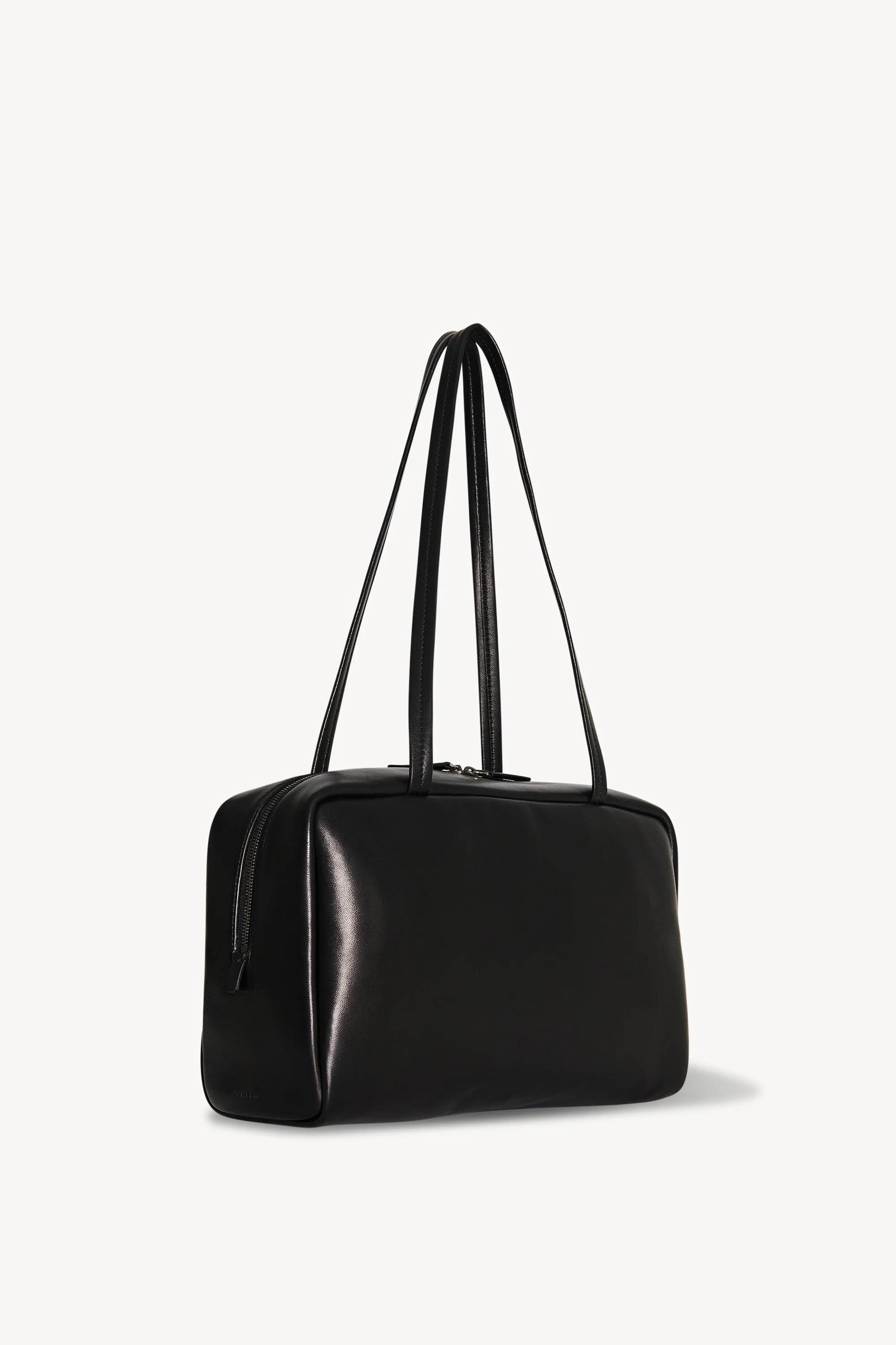 Astra Bowling Bag，約NT$78,400
圖片來源：The Row