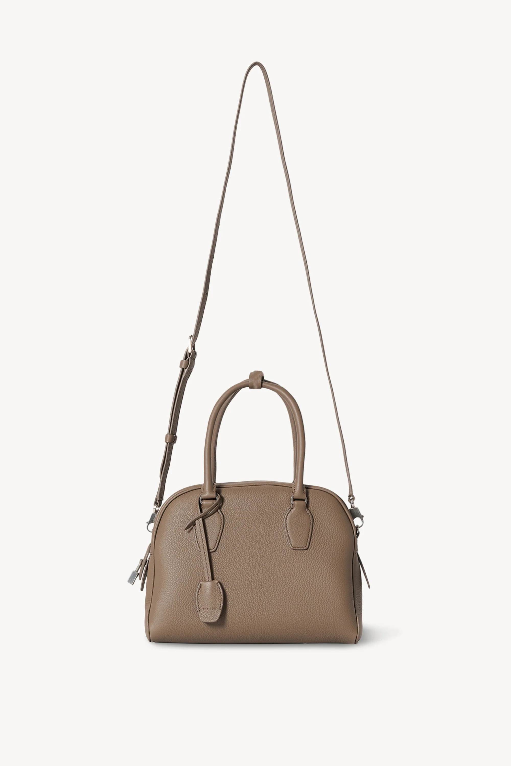 India 10.00 Bag，約NT$123,200
圖片來源：The Row