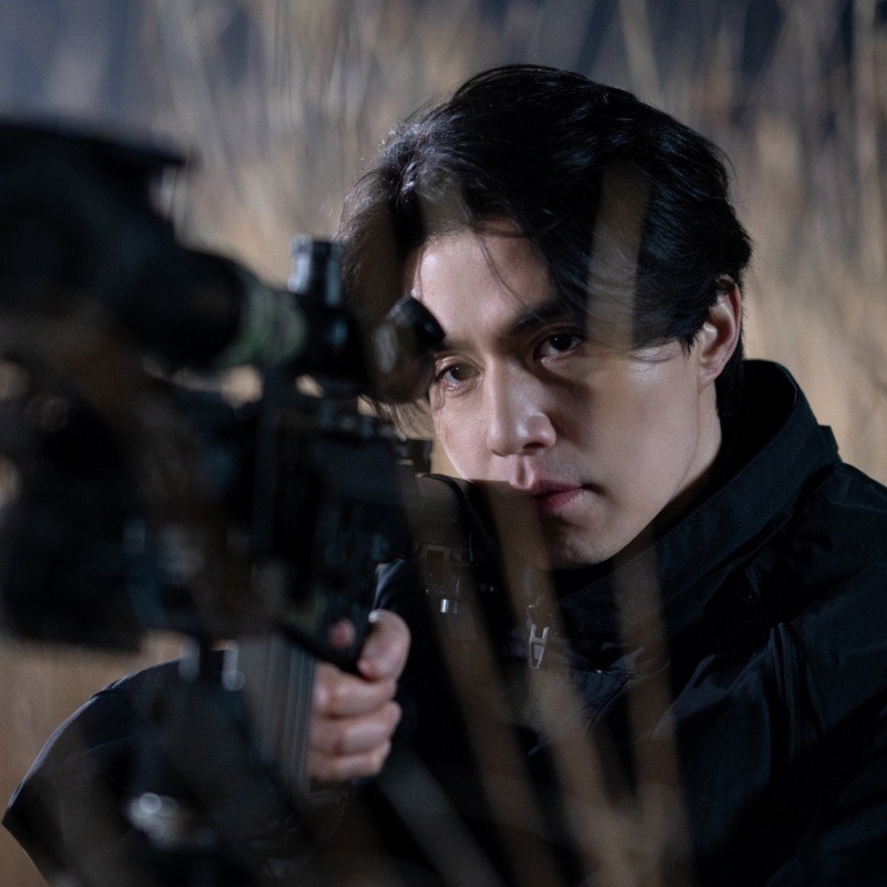 韓劇《殺人者的購物中心2》李棟旭死而復生！岡田將生化身最帥反派