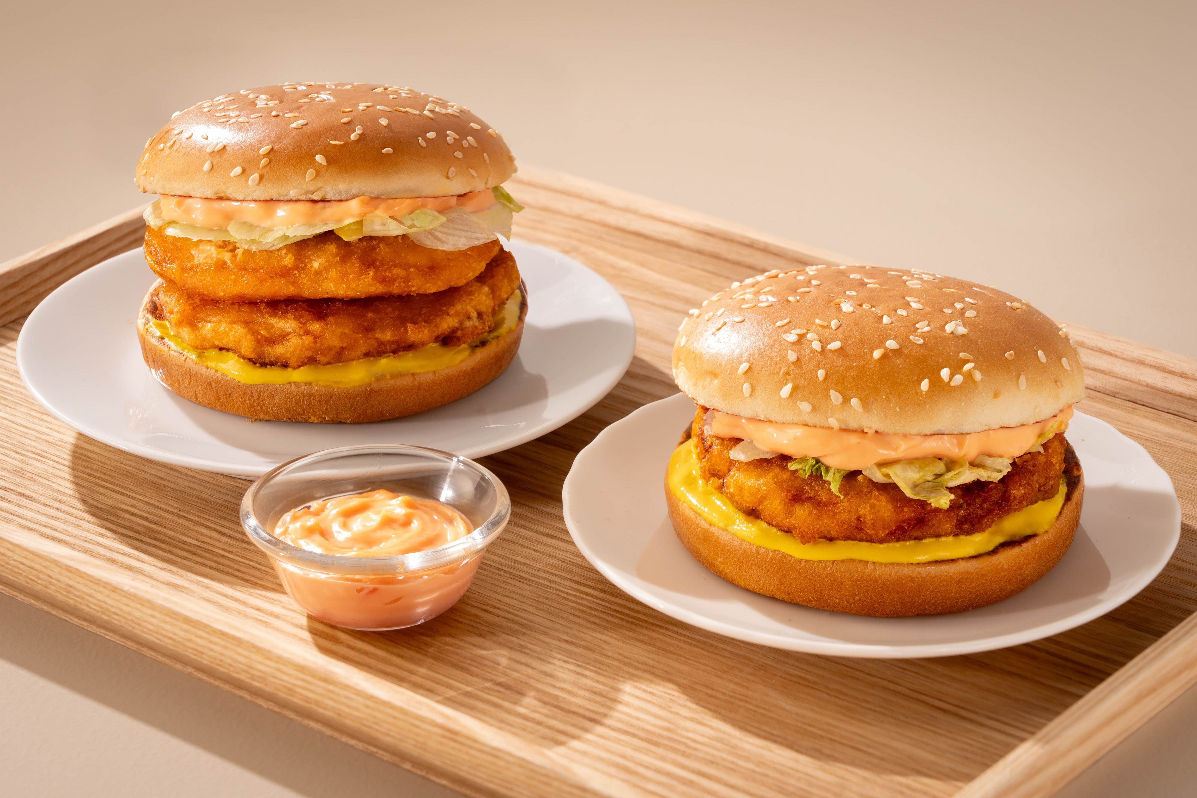 圖片來源：麥當勞（海味揚蝦堡：單點99元；經典套餐169元／海味雙層揚蝦堡：單點129元經典套餐199元）