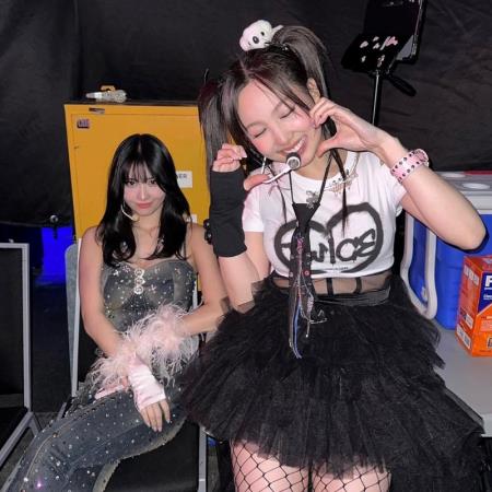 寶可夢卡當手機飾品！TWICE MOMO、娜璉曬稀有卡牌，網直呼：真奢華