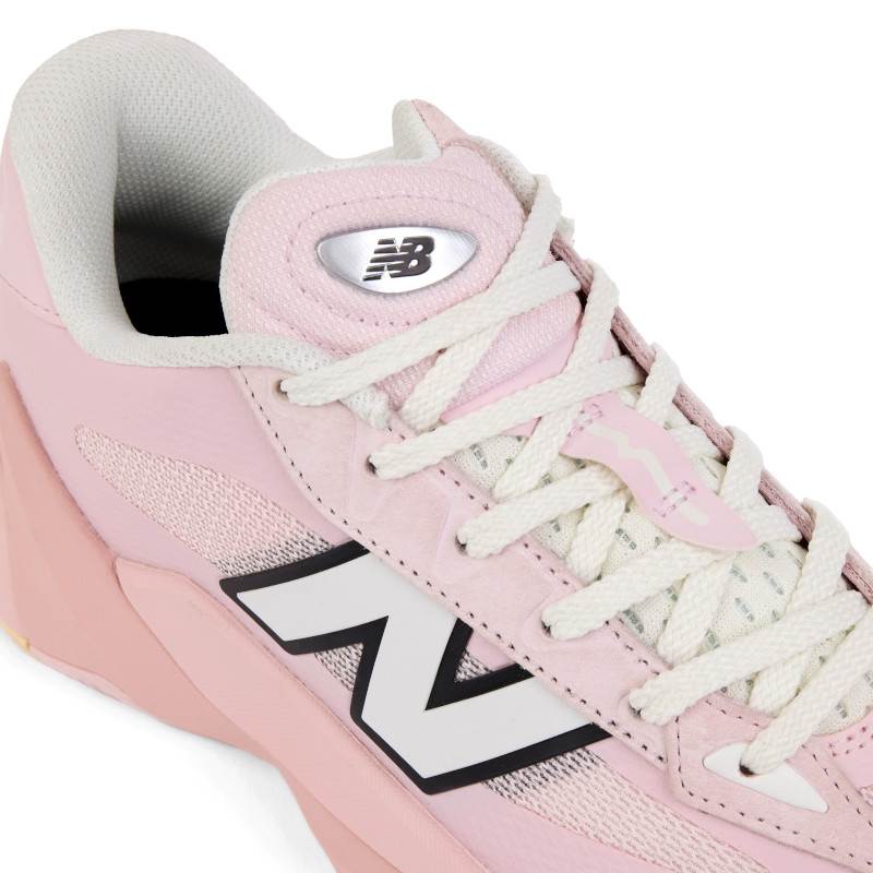 New Balance全新籃球鞋款P350，NT$3,680
圖片來源：New Balance