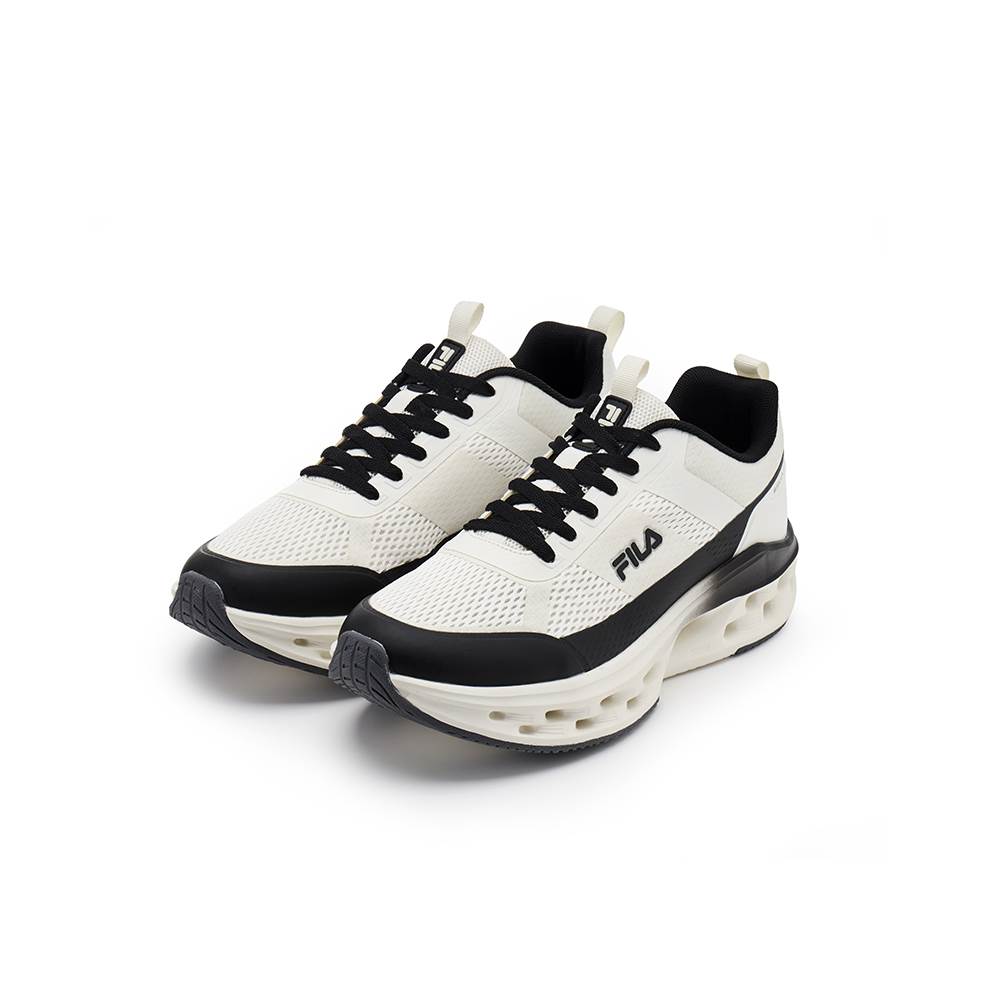FILA OVAL零重力緩震慢跑鞋，NT$2,480
圖片來源：FILA