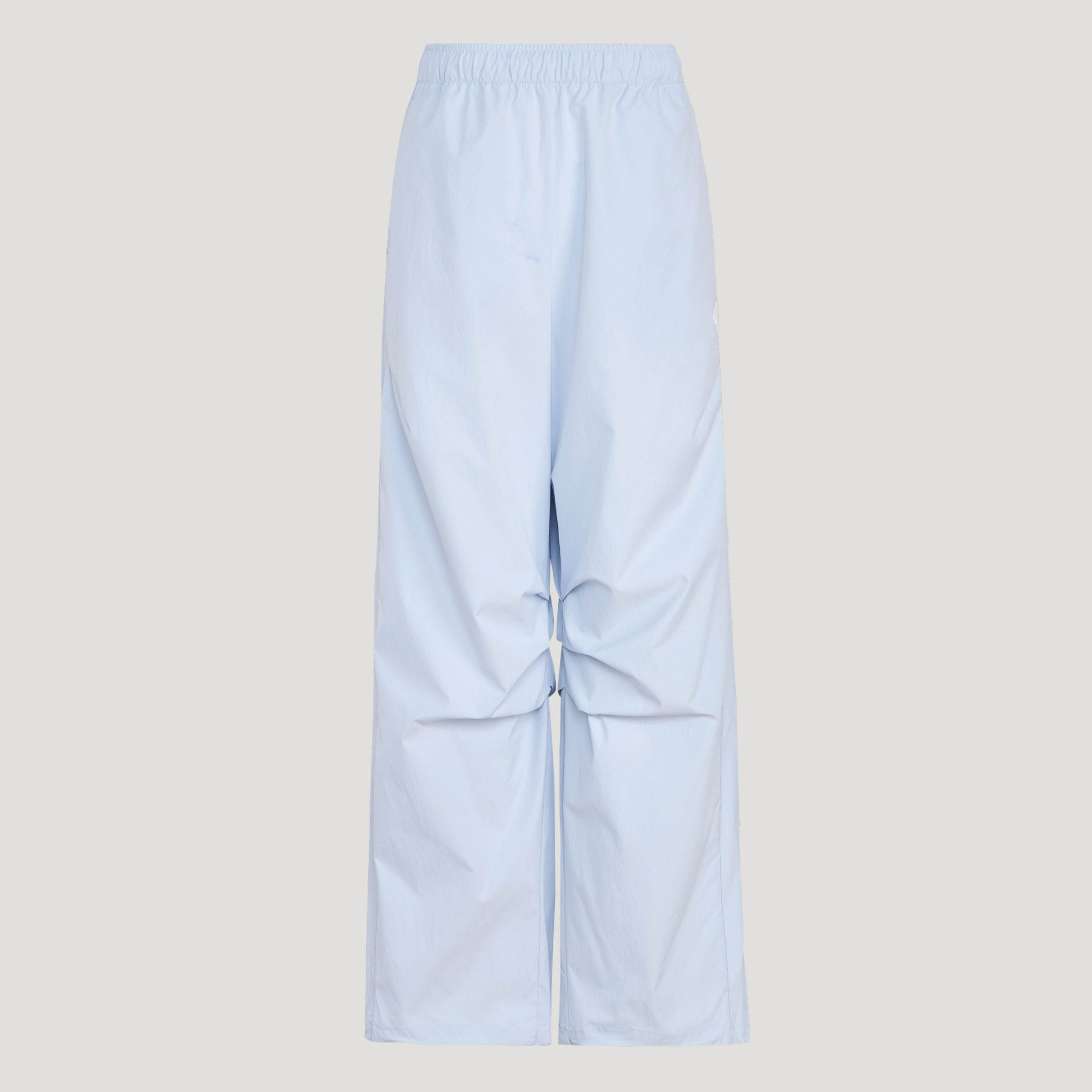 FOS機能運動長褲，NT3,290
圖片來源：adidas