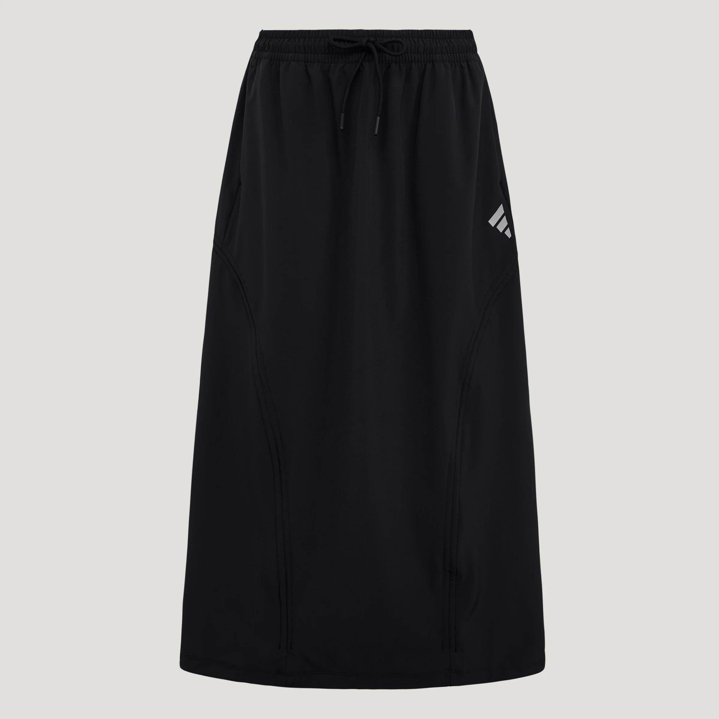FOS梭織抽繩長裙，NT2,890
圖片來源：adidas