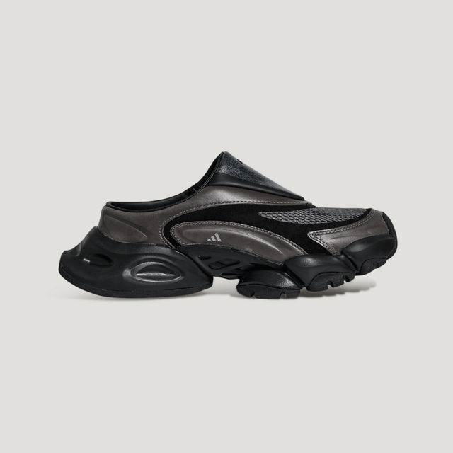 XLG Runner Mule穆勒鞋（男女共款），NT3,890
圖片來源：adidas
