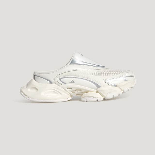 XLG Runner Mule穆勒鞋（男女共款），NT3,890
圖片來源：adidas