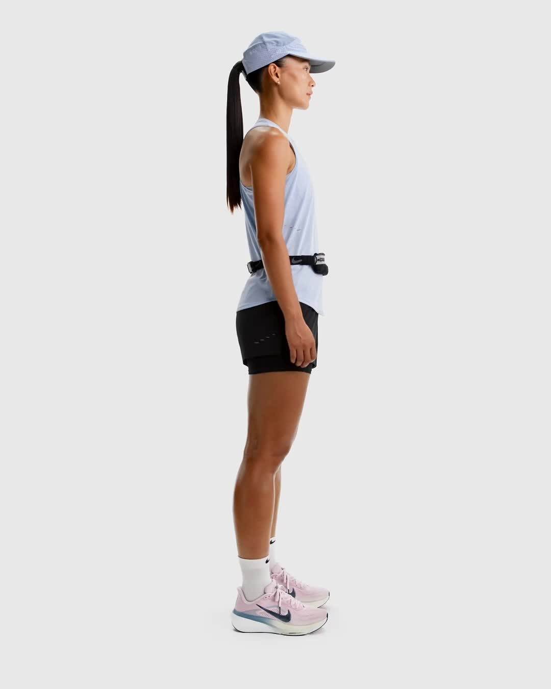 Nike Swift Aero-FIT女款跑步背心上衣，NT$1,980
圖片來源：NIKE