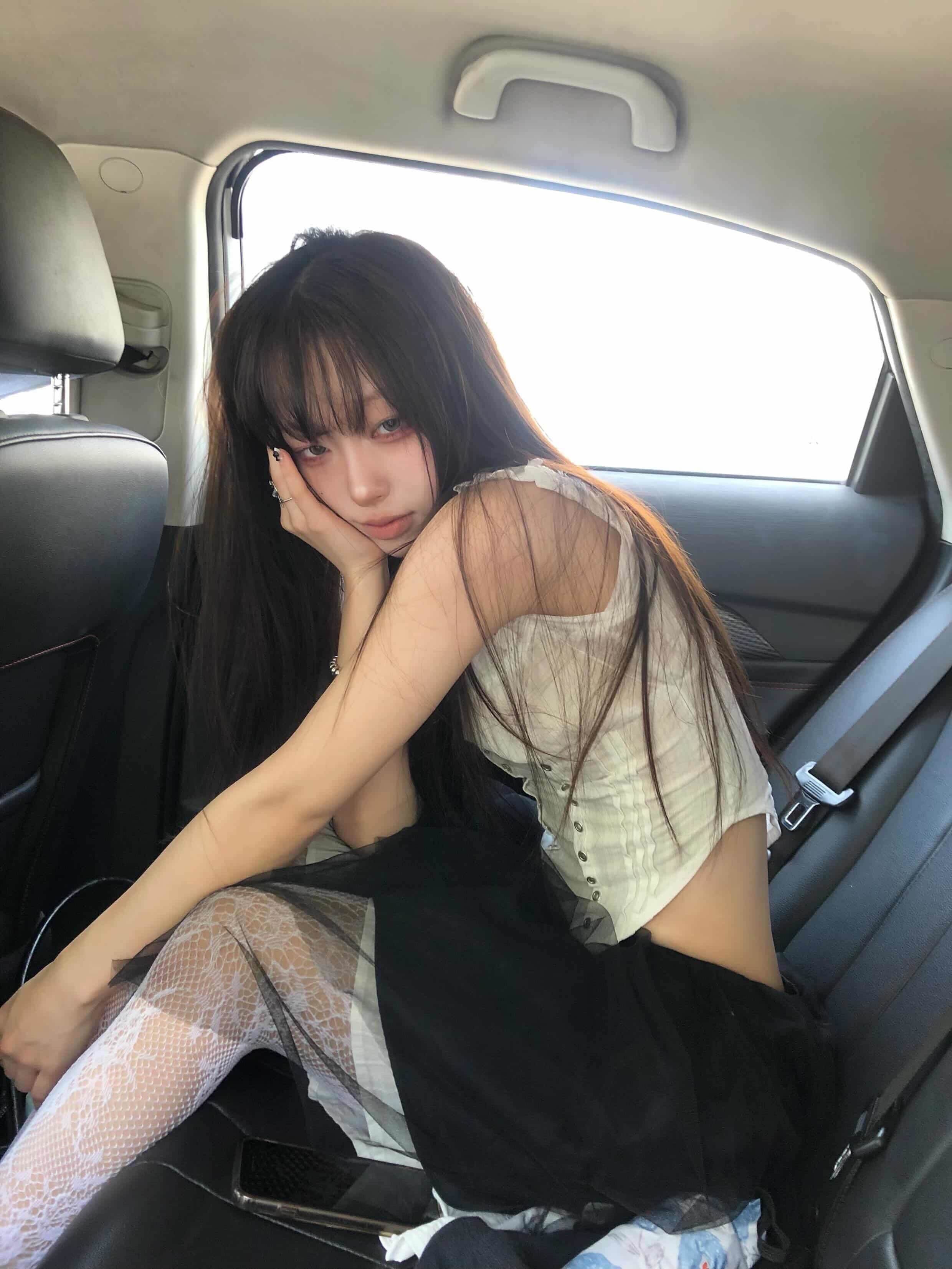 LEASENOFOLLOW專為態度鮮明的Girl Crush街頭少女設計
​​​​​​​​​​​​​​圖片來源：IG@pleasenofollow_official