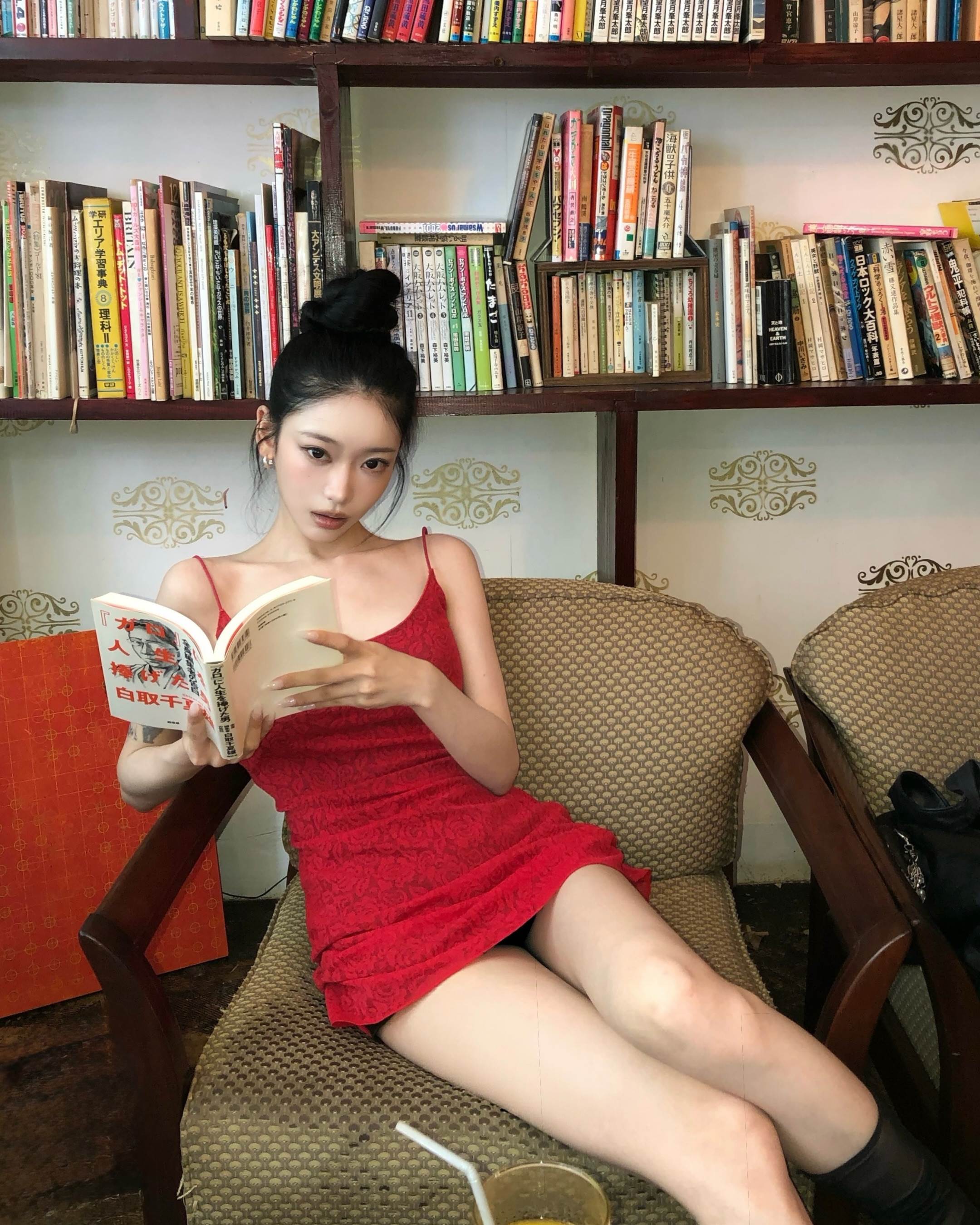 自帶一種痞帥的反骨氣場，深受追求獨特風格、絕不接受撞衫的潮人喜愛
​​​​​​​圖片來源：IG@toomuchtax