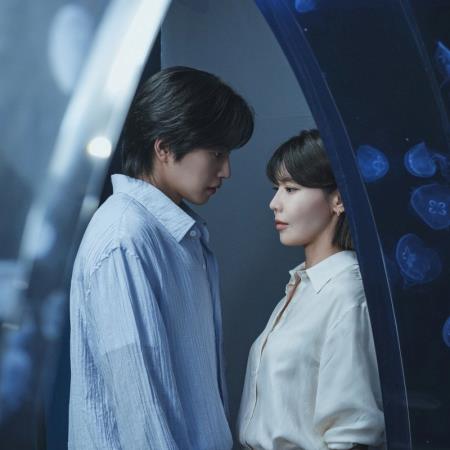 12部迷妹韓劇！《我的偶像總裁》追到本命公司，《背著善宰跑》穿越救偶像