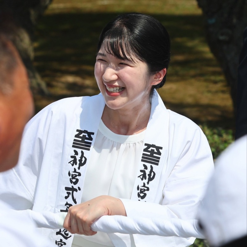 愛子公主現身伊勢神宮參與1300年傳統！「女天皇」呼聲飆升超過8成