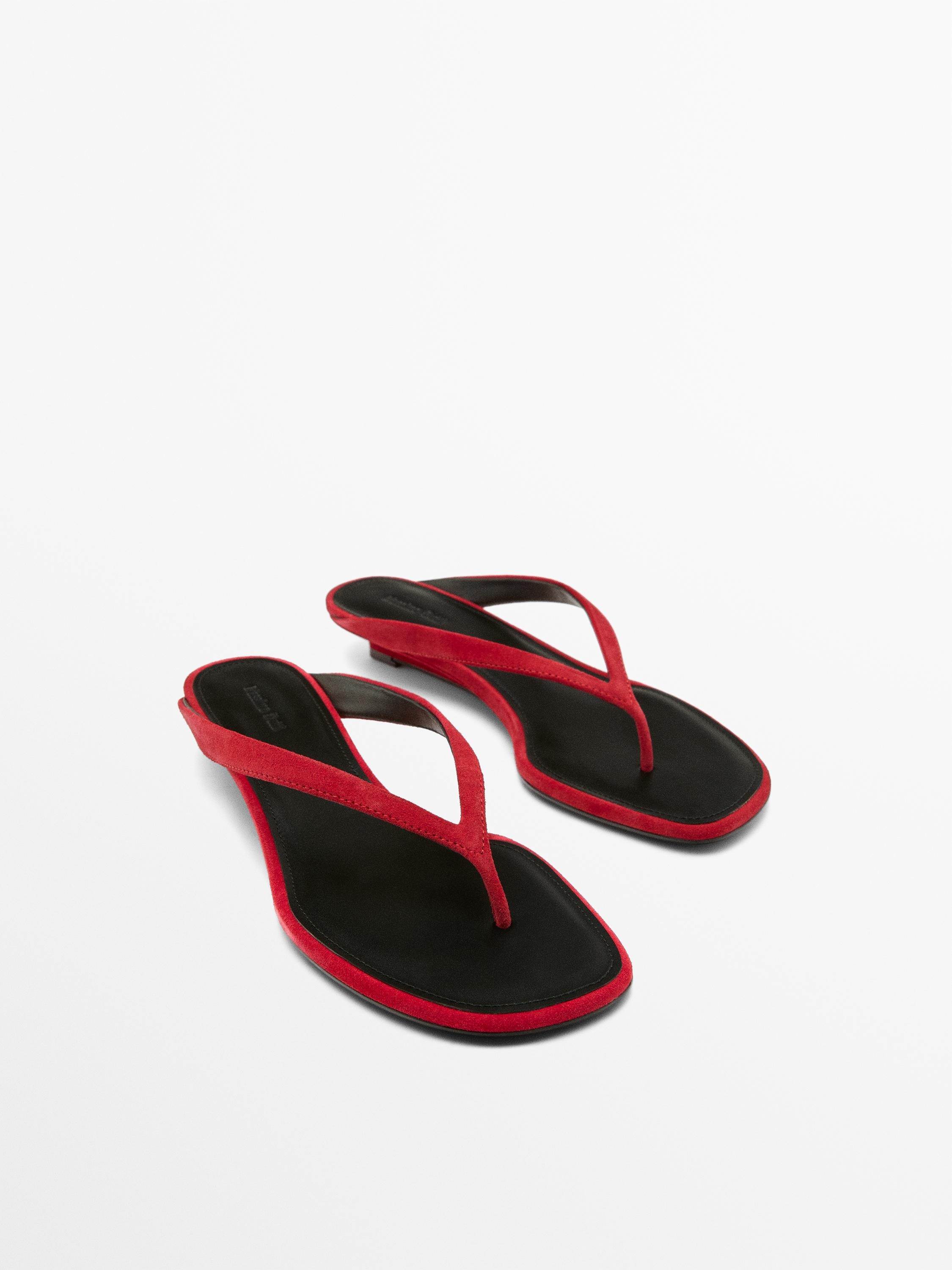 Massimo Dutti 中跟夾趾涼鞋，NT$4,290
圖片來源：Massimo Dutti