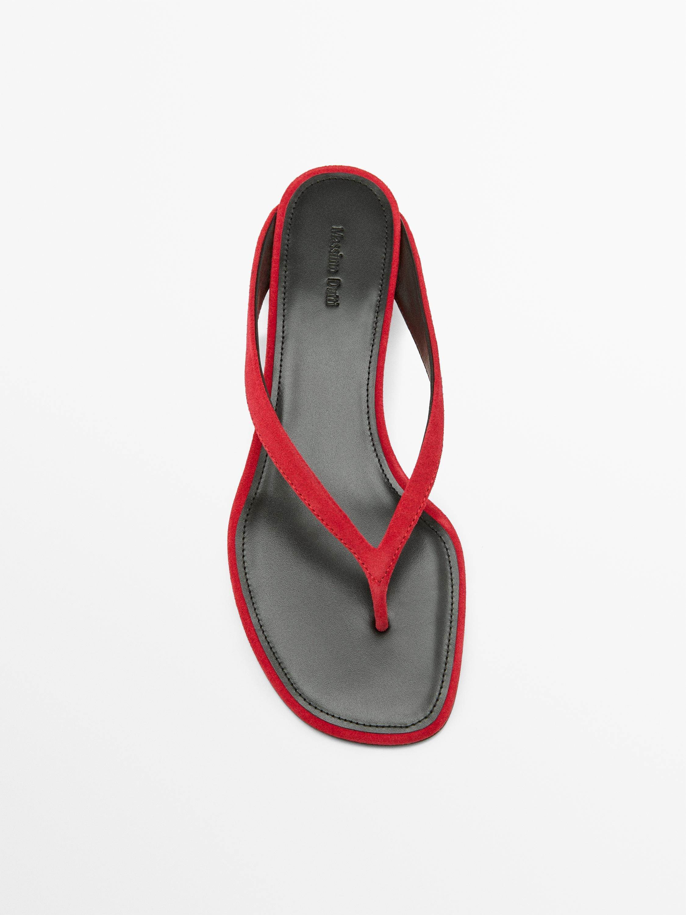 Massimo Dutti 中跟夾趾涼鞋，NT$4,290
圖片來源：Massimo Dutti