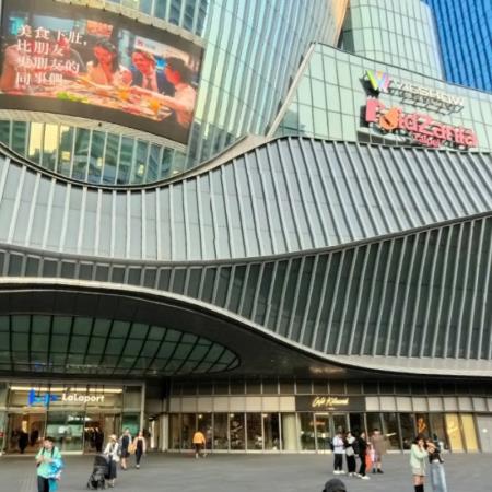 台灣真的很安全！包包放百貨1.5小時奇蹟找回，網笑：唯獨5樣東西例外