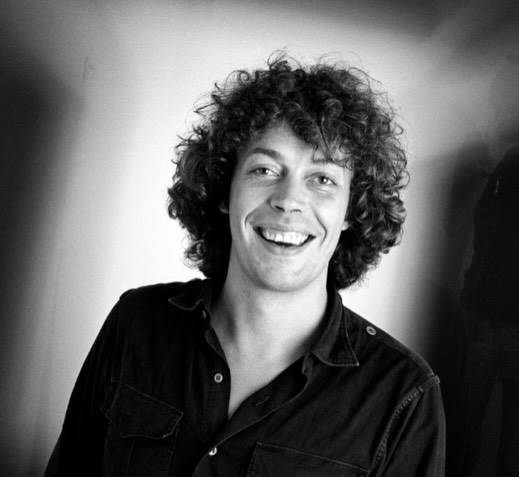 英國傳奇演員提姆柯瑞（Tim Curry）於8月25日在洛杉磯家中安詳辭世，享壽80歲。（圖片來源：翻攝自 Susan Sarandon ig）