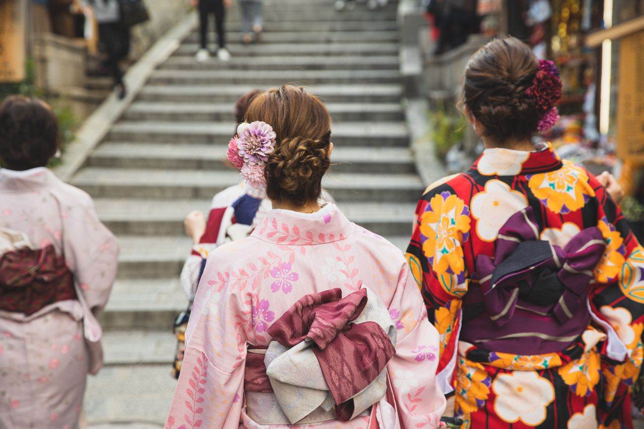 許多觀光客造訪日本時都會換上和服拍照。圖片來源：pexels