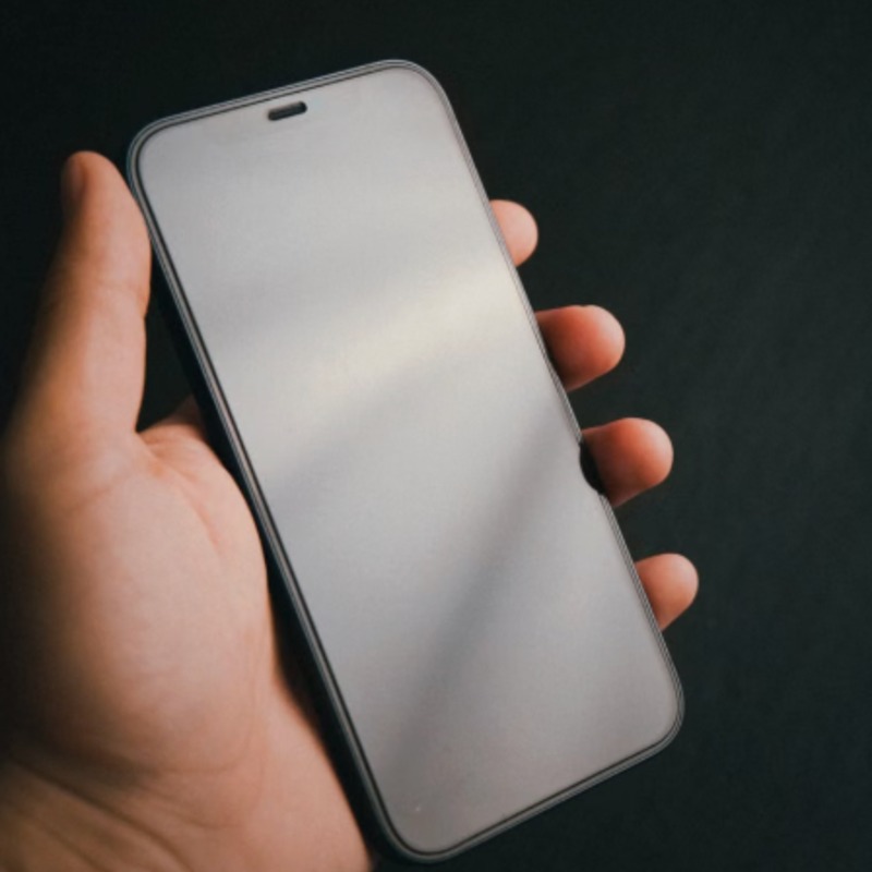 新iPhone才剛發表！1937年壁畫驚見「低頭族」網笑：早就拿到測試機？