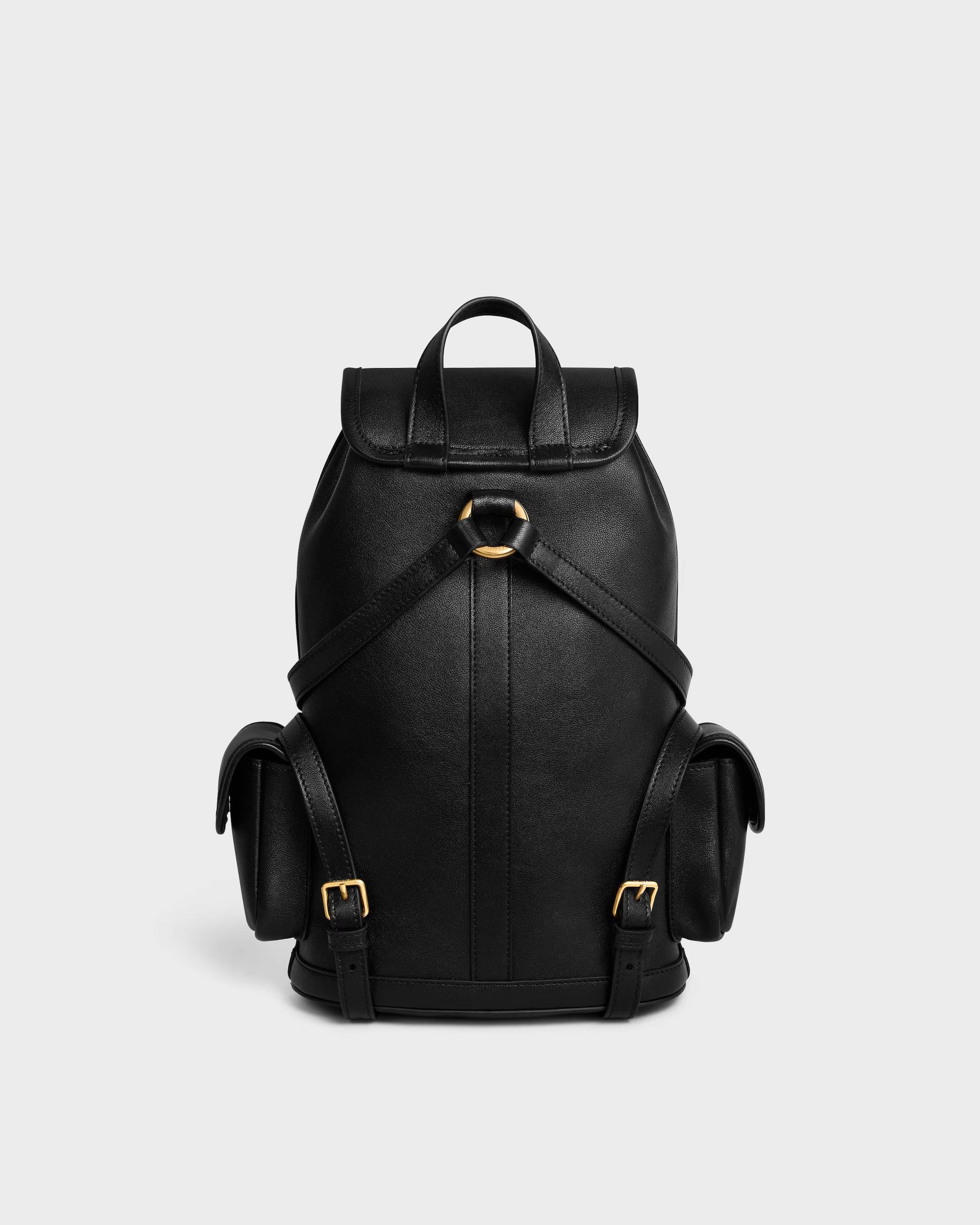 CELINE SOFT TRIOMPHE迷你雙肩包，NT$120,000
圖片來源：CELINE
