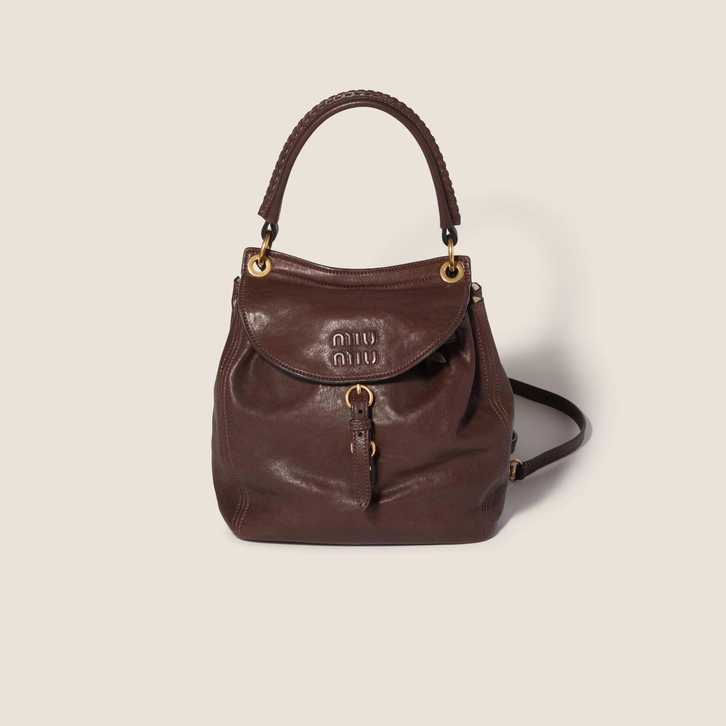 Miu Miu Rendez-Vous納帕軟皮背包，NT$120,000
圖片來源：Miu Miu