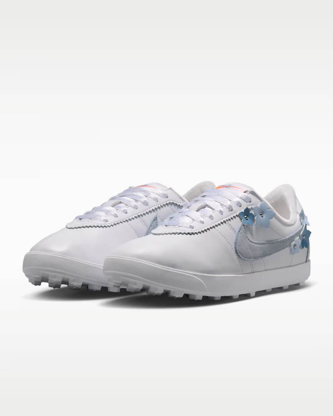 花卉細節成為整雙鞋的造型亮點
圖片來源：Nike