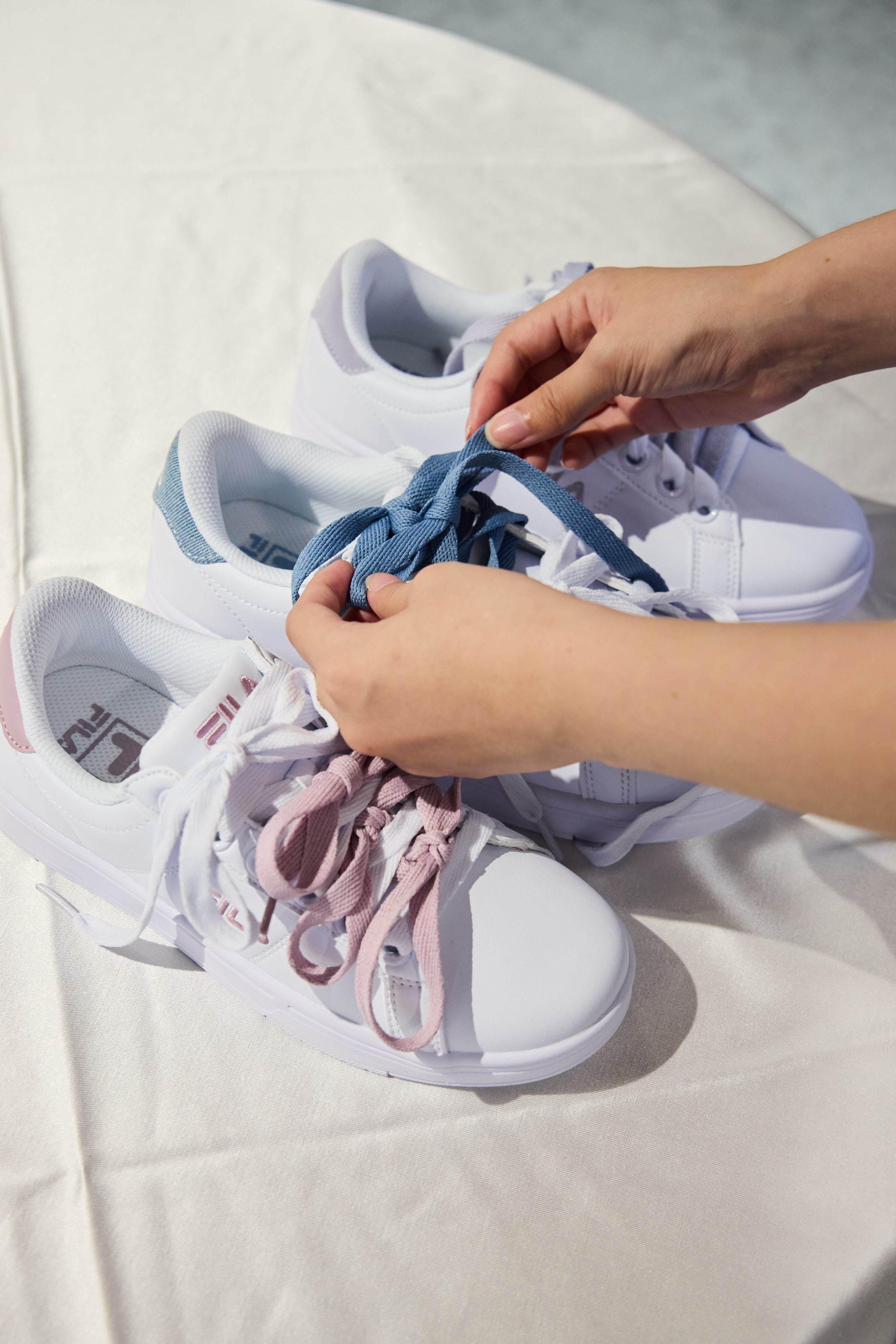 FILA中性經典小白鞋，NT$2,380
圖片來源：FILA