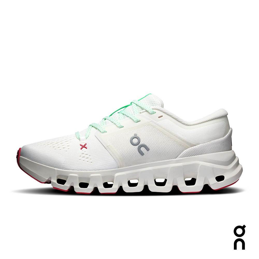 On Cloud X 5象牙白／冰塊白，NT$5,380
圖片來源：On