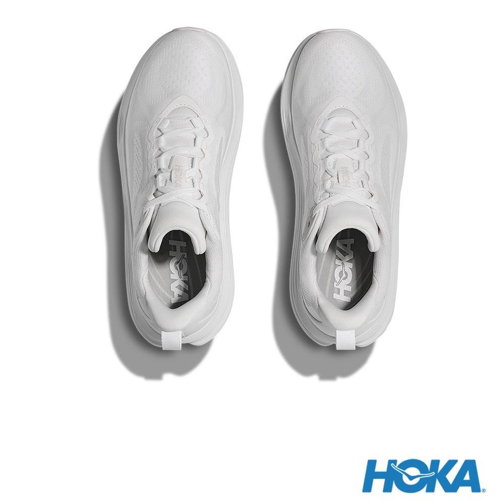 HOKA Kawana 3路跑鞋白，NT$3,276
圖片來源：HOKA