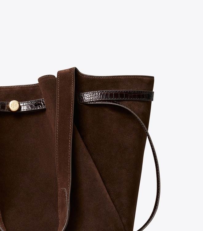 Tory Burch ROMY麂皮托特包，NT$25,600
圖片來源：Tory Burch