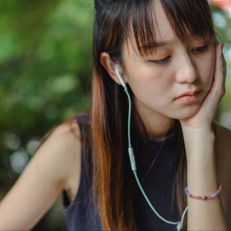 看同學才知家人也能聊心事？他嘆父母只會談成績，網友一句話戳中世代悲哀｜造咖解惑