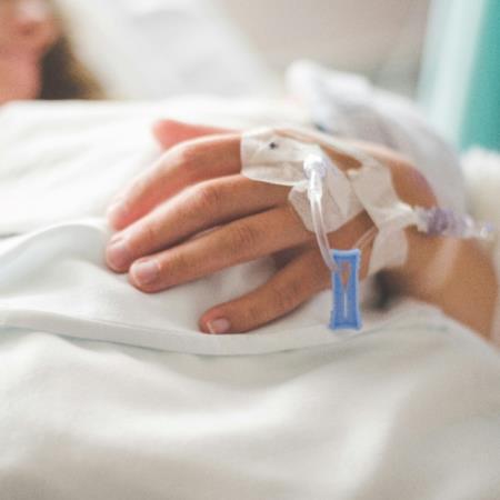 腫瘤科醫師揭癌症早期7徵兆：體重下降、夜間盜汗、皮膚斑點變化是警訊｜造咖解惑