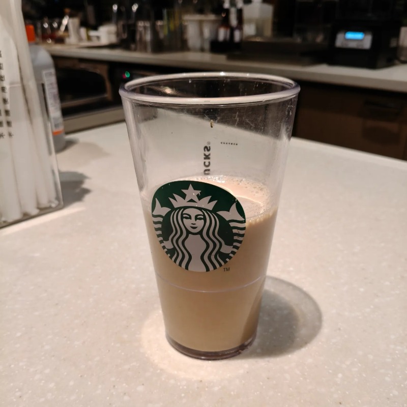 星巴克去冰剩半杯，網友炸鍋！日本星巴克「客製化吧檯」5樣配料免費