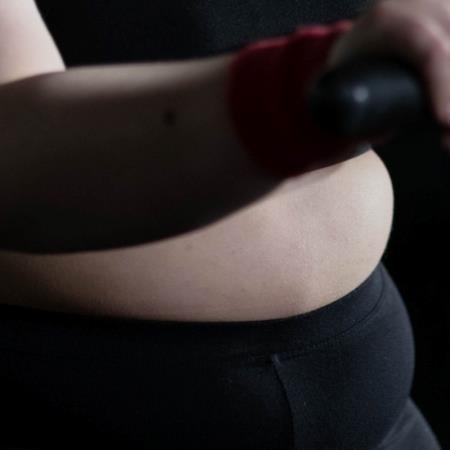小腹凸出不一定是脂肪造成的？醫師揭4大原因、3個減重盲點