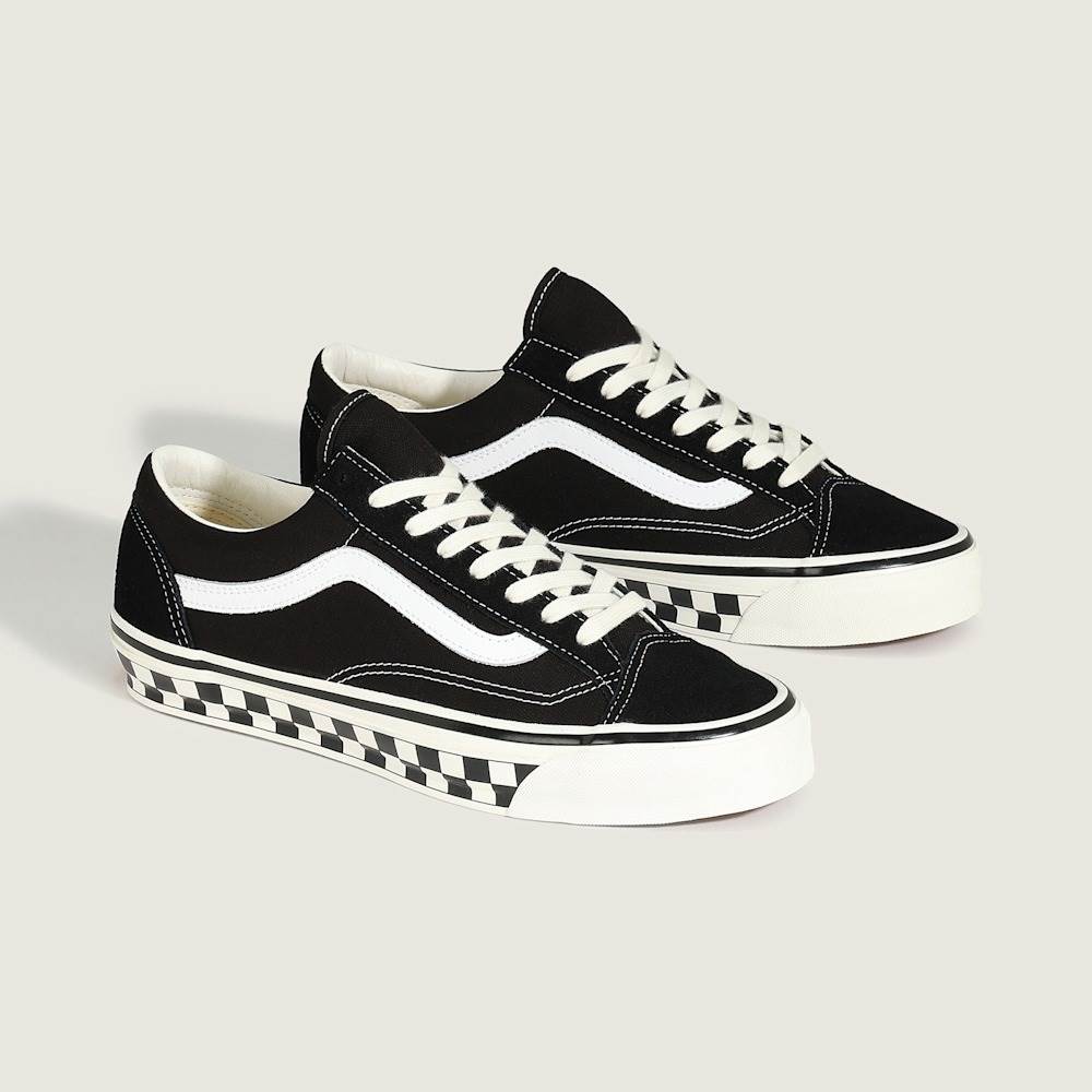 Premium LX Old Skool 36 黑色滑板鞋，NT$2,780
圖片來源：Vans