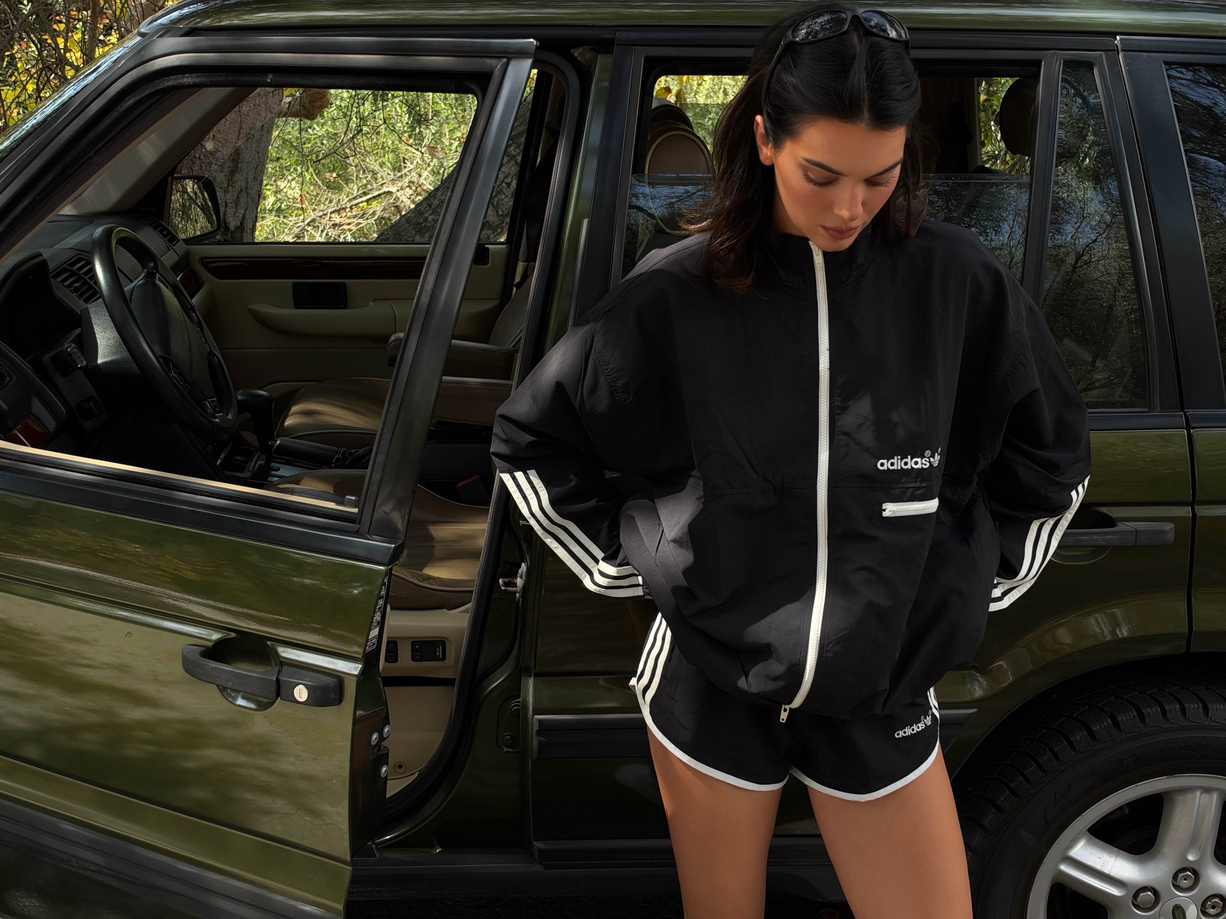 Kendall Jenner穿上adidas經典鞋款Stan Smith
圖片來源：IG@kendalljenner