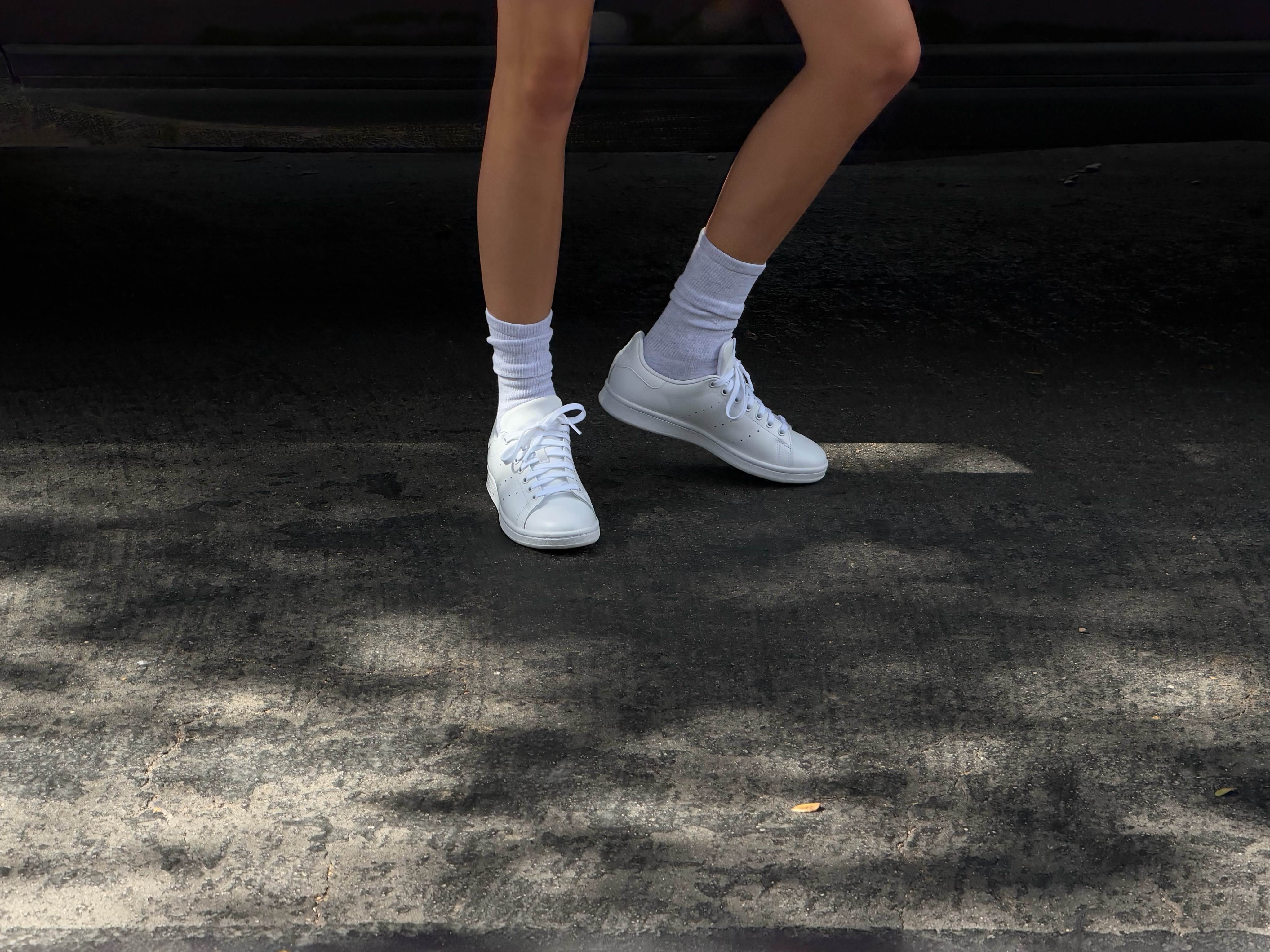 Kendall Jenner穿上adidas經典鞋款Stan Smith
圖片來源：IG@kendalljenner