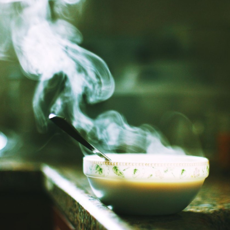 天冷喝熱湯小心喝到塑化劑！醫師點名「這種湯」最毒，千萬別外帶