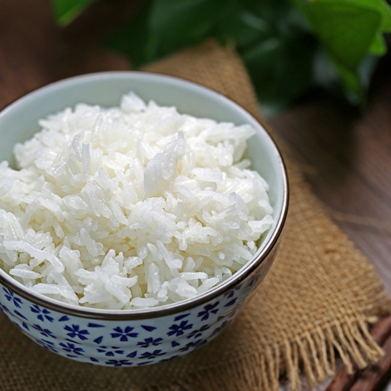 白飯怎麼煮更好吃？居酒屋員工煮飯秘訣，3步驟關鍵在「洗米」