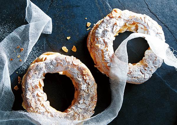 「輕量版」甜甜圈DIY！人氣甜點「布列斯特泡芙」步驟詳解，外殼酥脆的關鍵，就在麵糊要加熱？