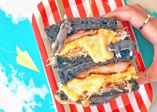 別攔我～我要張嘴接這起司瀑布流！超爆餡4間早餐必吃三明治一次給你，這肉蛋汁液想減肥的別看啊～