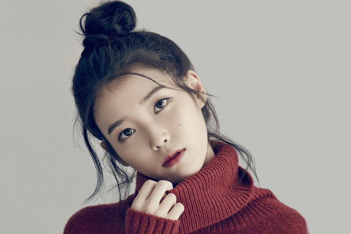 只敷面膜已經沒用惹？！想在乾巴巴的天氣get水潤肌，就快跟IU學5步驟「升級版濕敷」！