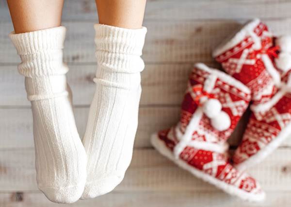 常手腳冰冷，完全是天生體質？其實還有三大你可能會忽略的原因！一直用滑鼠鍵盤的人也要注意啦