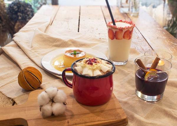 不愛抹茶也想點這杯漸層飲品！全台超夢幻乾燥花咖啡廳Top 5，每一間都美到連佛也動凡心啦